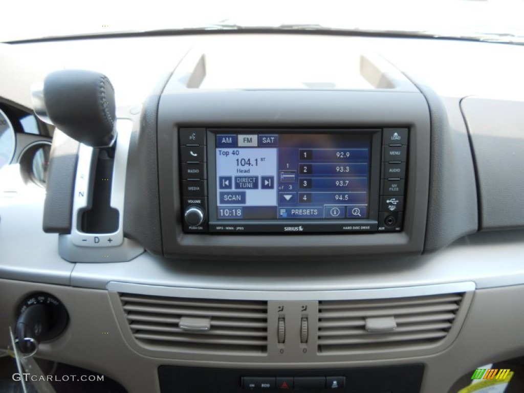 2011 Routan SE - Tanzanite Blue Metallic / Sierra Stone photo #19