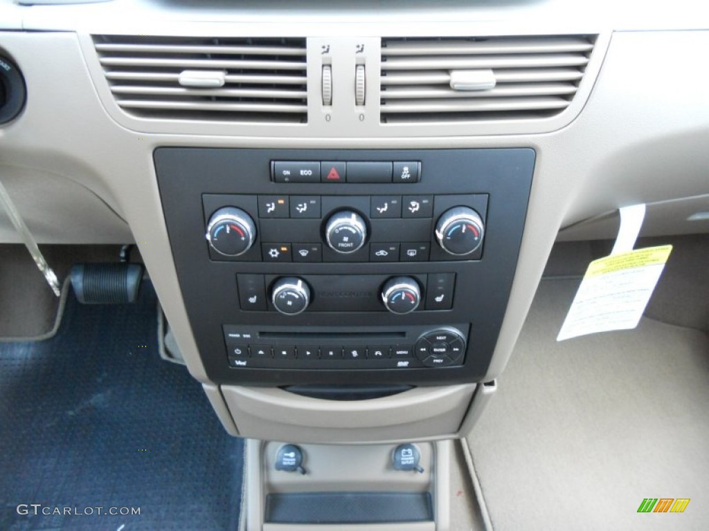 2011 Routan SE - Tanzanite Blue Metallic / Sierra Stone photo #20