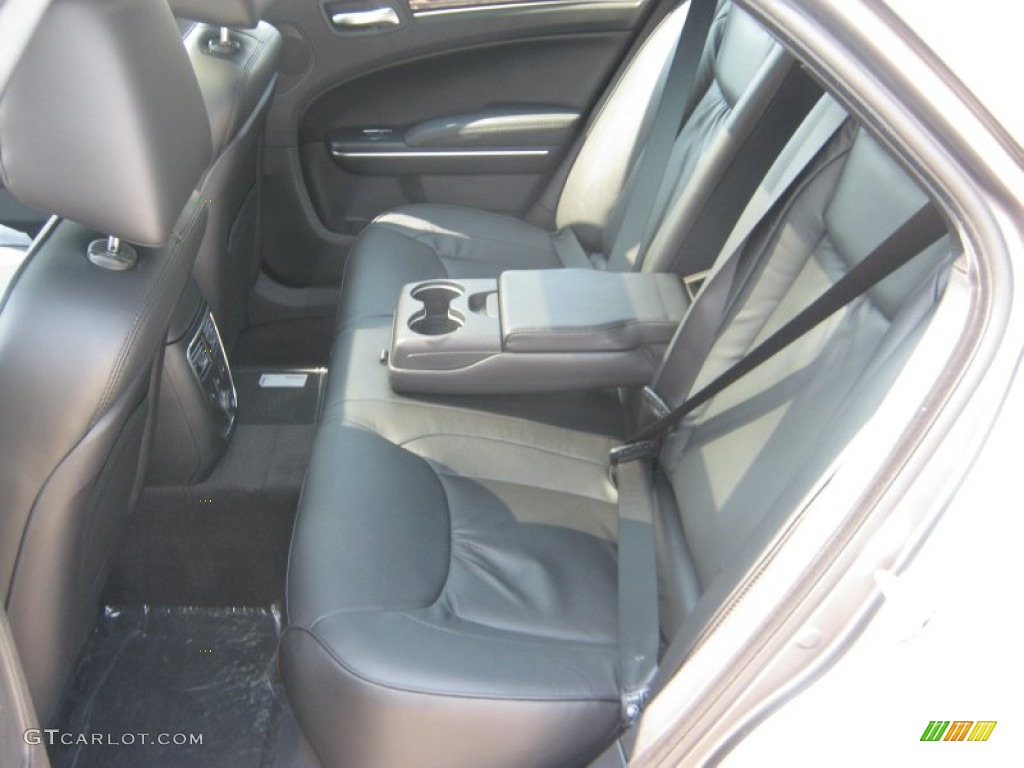 Black Interior 2011 Chrysler 300 C Hemi Photo #50336267