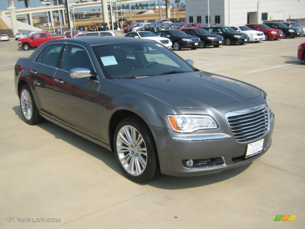 2011 300 Limited - Tungsten Metallic / Black photo #7