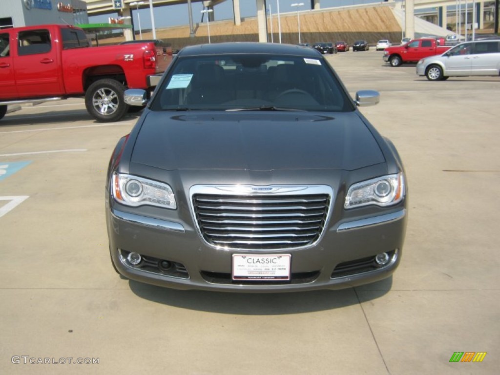 2011 300 Limited - Tungsten Metallic / Black photo #8