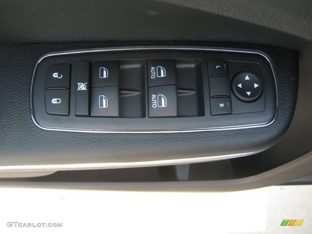 2011 300 Limited - Tungsten Metallic / Black photo #18