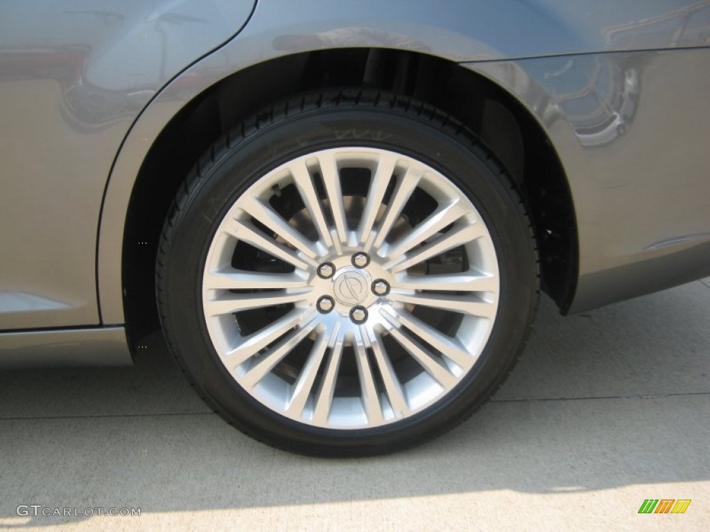 2011 300 Limited - Tungsten Metallic / Black photo #22