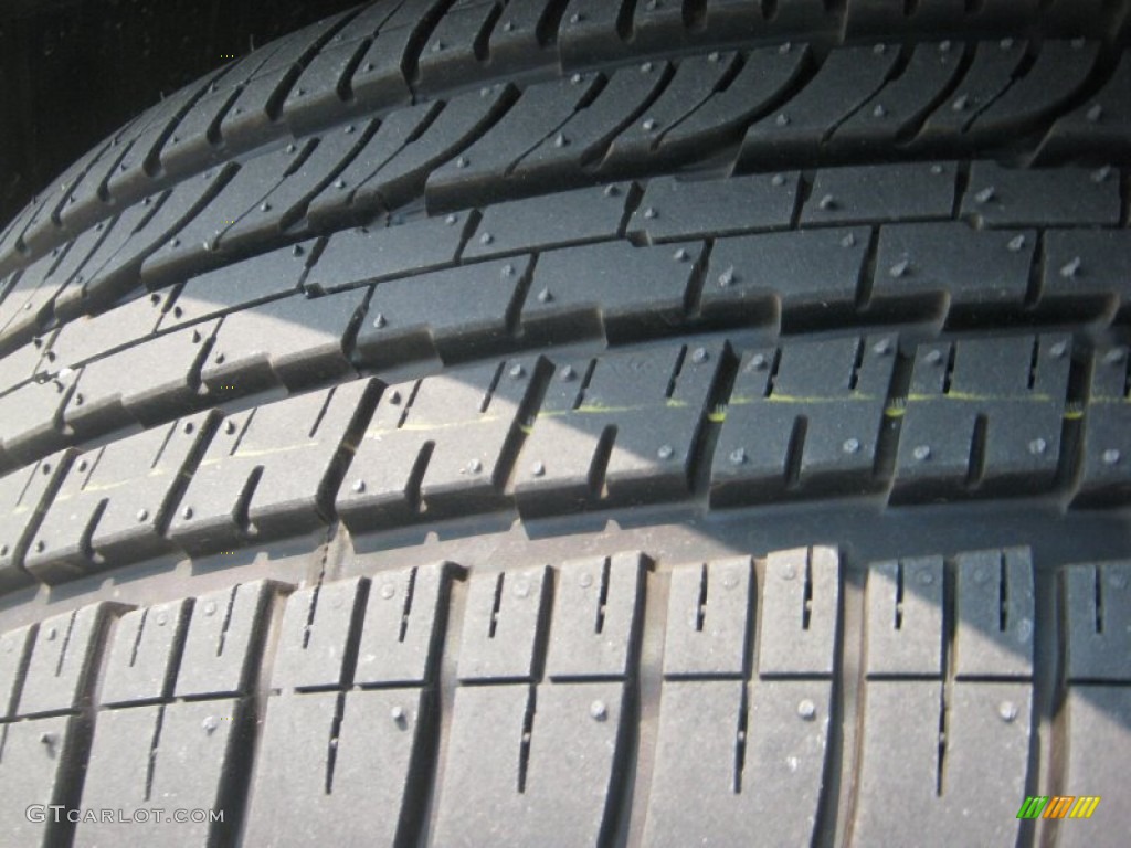 2011 300 Limited - Tungsten Metallic / Black photo #23