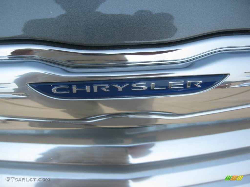 2011 300 Limited - Tungsten Metallic / Black photo #26