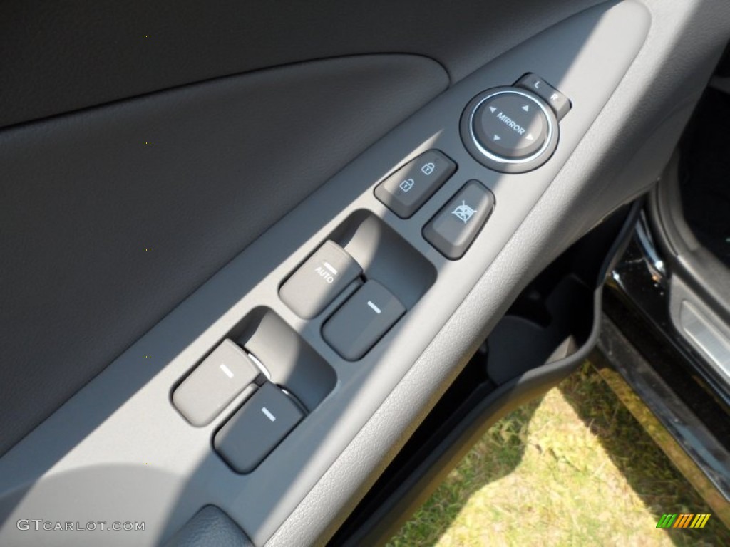 2011 Sonata Limited 2.0T - Midnight Black / Gray photo #24