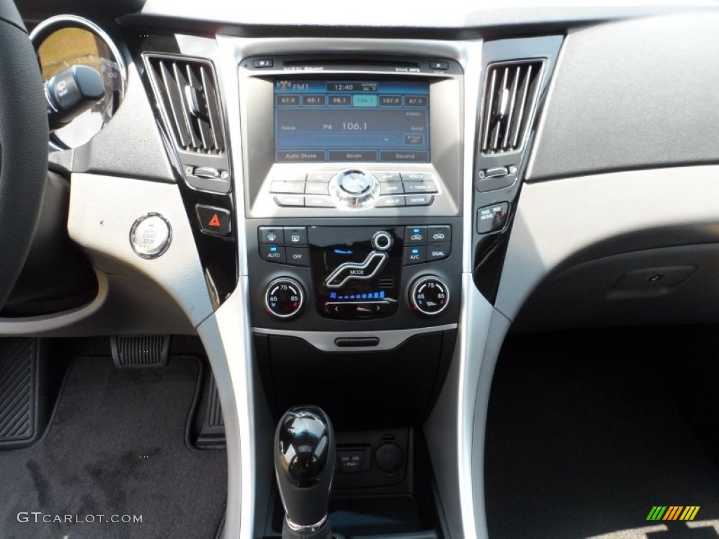 2011 Sonata Limited 2.0T - Midnight Black / Gray photo #29