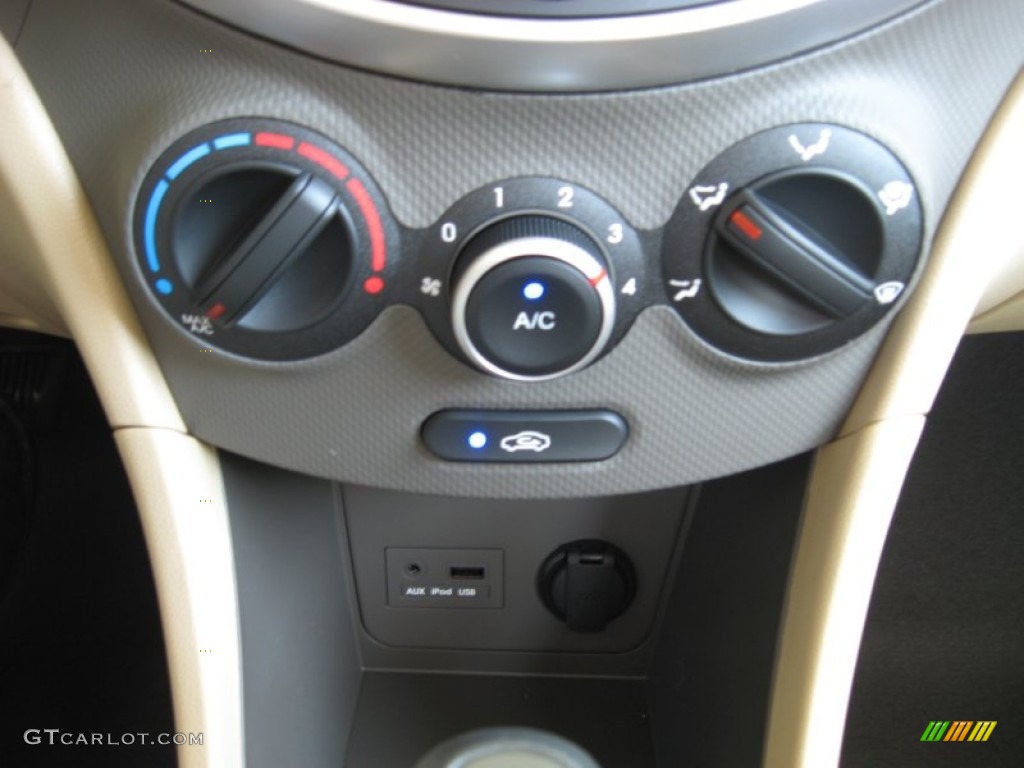 2012 Hyundai Accent GLS 4 Door Controls Photo #50339515