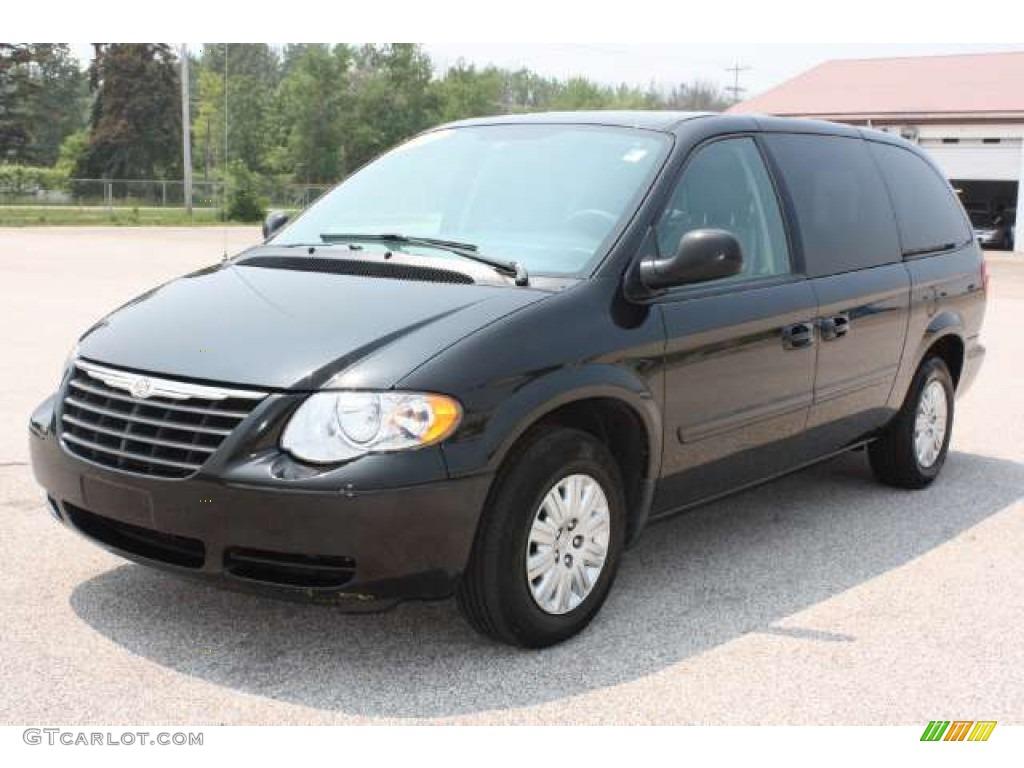 2007 Town & Country LX - Brilliant Black Crystal Pearl / Medium Slate Gray photo #1