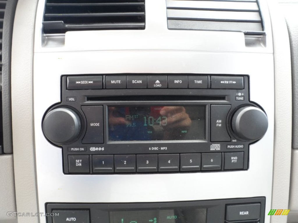 2006 Dodge Durango Limited Controls Photo #50340287
