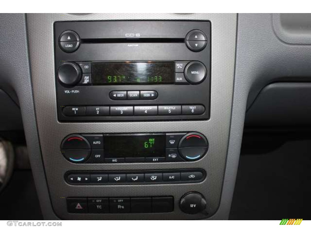 2006 Ford Freestyle SEL Controls Photo #50340680