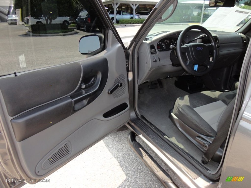 Medium Dark Flint Interior 2005 Ford Ranger XLT Regular Cab Photo #50341433