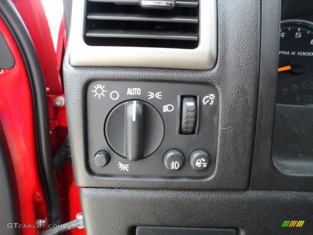 2008 Chevrolet Colorado LT Crew Cab Controls Photo #50343126