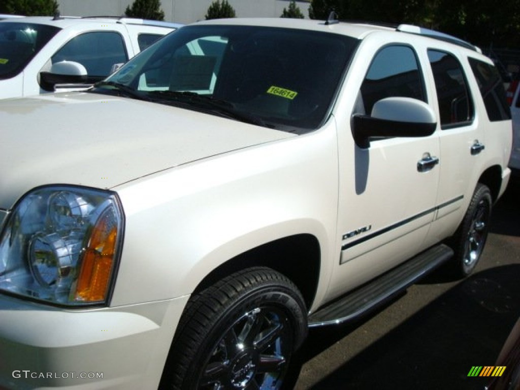 2011 Yukon Denali AWD - White Diamond Tintcoat / Ebony photo #1