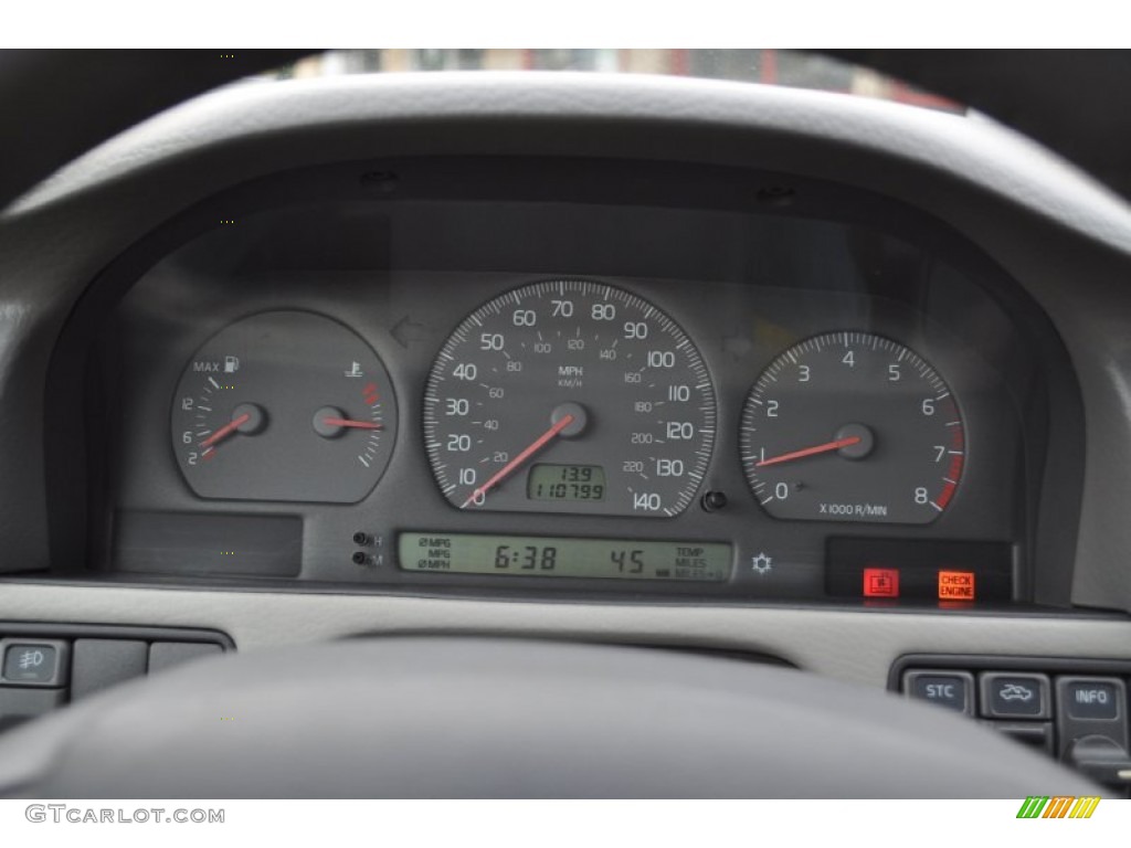 2002 Volvo C70 HT Coupe Gauges Photos