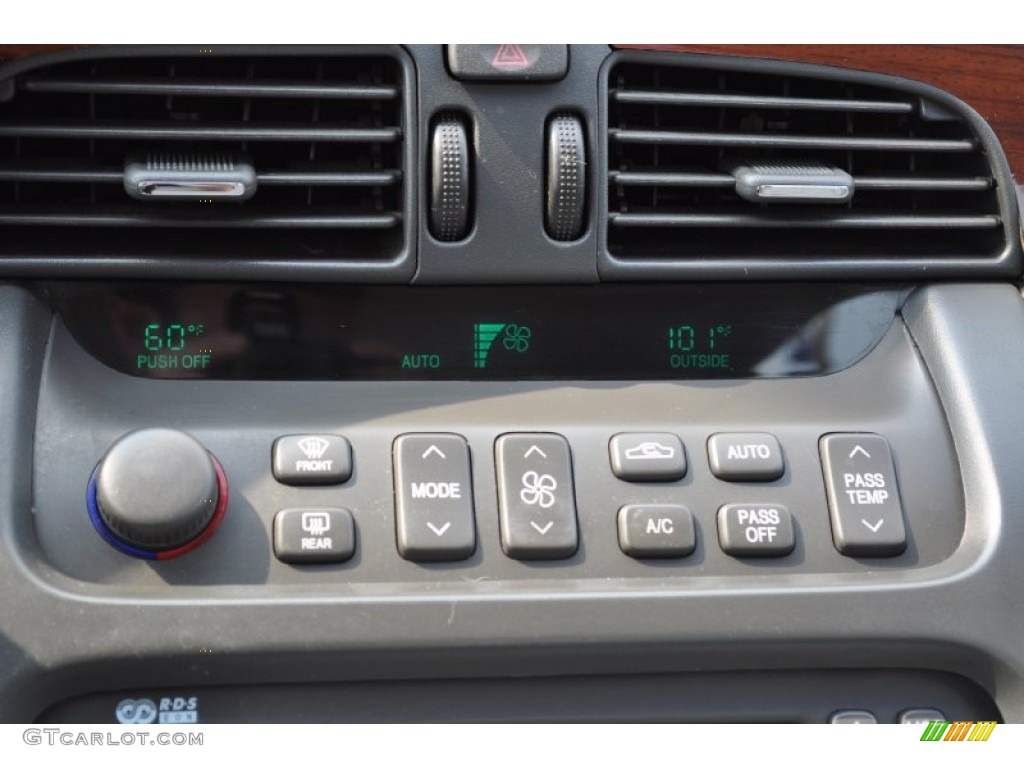 2002 Cadillac DeVille DHS Controls Photo #50346510