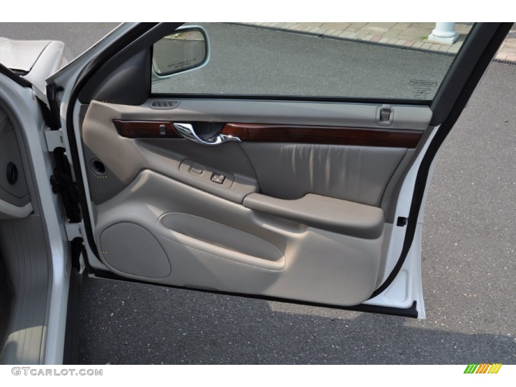 2002 Cadillac DeVille DHS Neutral Shale Door Panel Photo #50346621