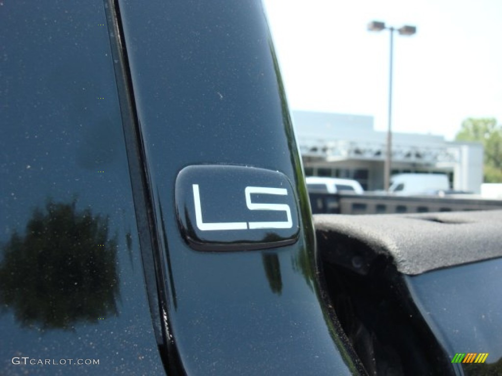 2004 Chevrolet Silverado 2500HD LS Crew Cab Marks and Logos Photo #50349768