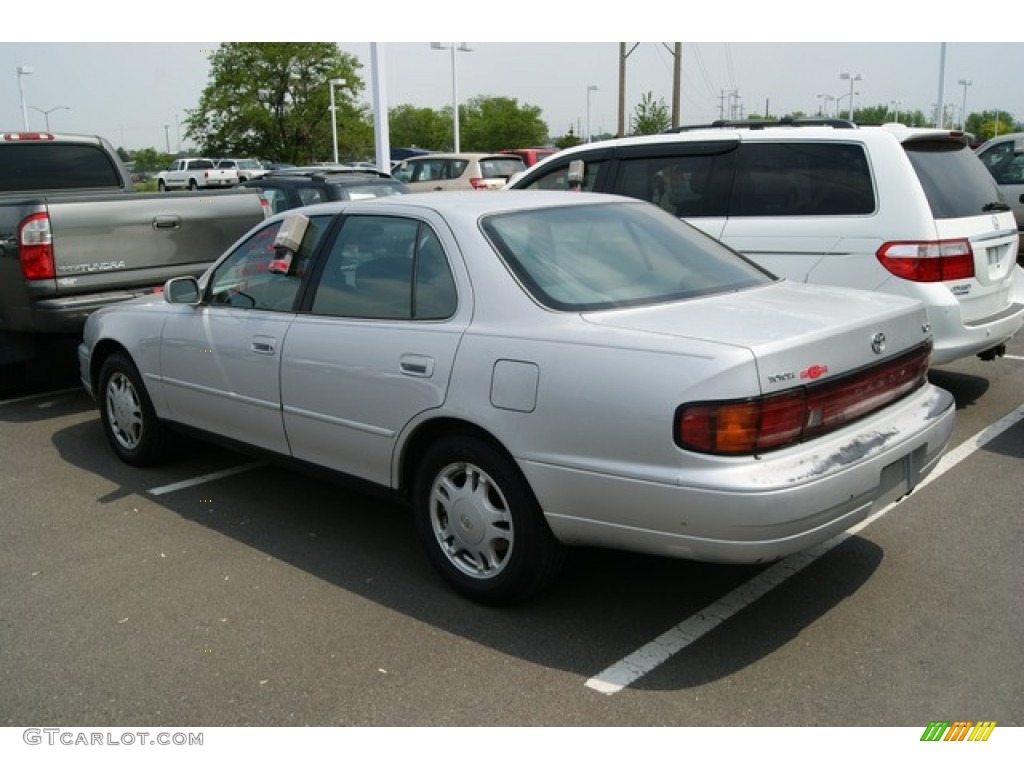 1992 Camry XLE V6 Sedan - Silvermist Metallic / Gray photo #3