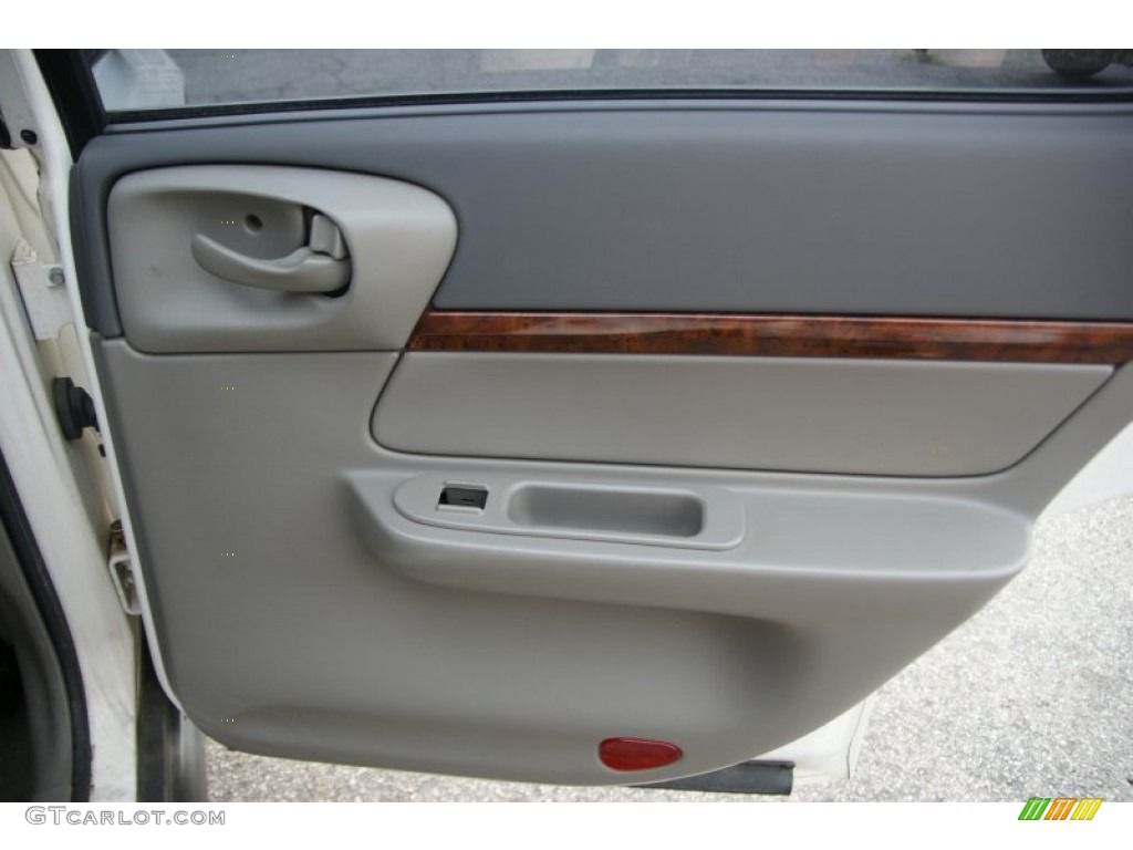 2003 Impala  - White / Medium Gray photo #18