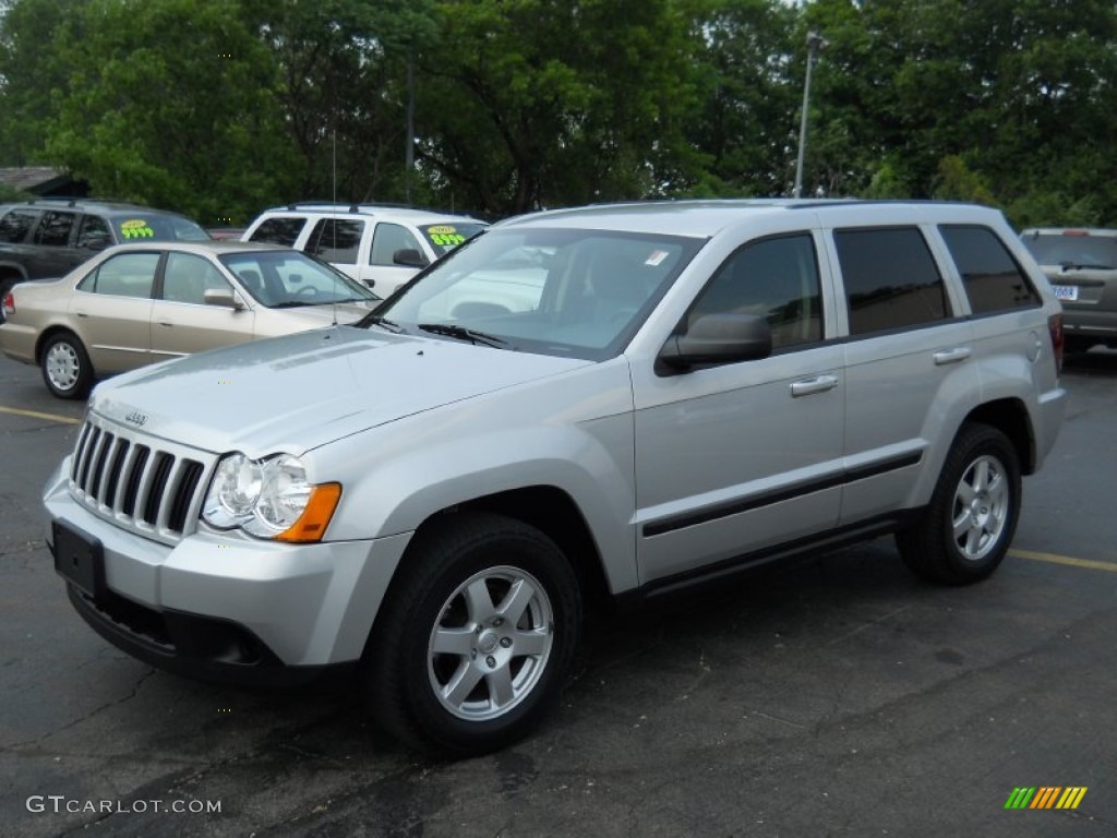2008 Grand Cherokee Laredo 4x4 - Bright Silver Metallic / Dark Slate Gray/Light Graystone photo #1