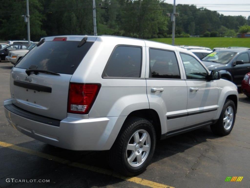 2008 Grand Cherokee Laredo 4x4 - Bright Silver Metallic / Dark Slate Gray/Light Graystone photo #2