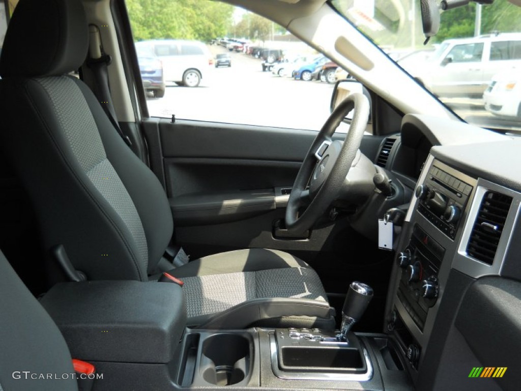 2008 Grand Cherokee Laredo 4x4 - Bright Silver Metallic / Dark Slate Gray/Light Graystone photo #7
