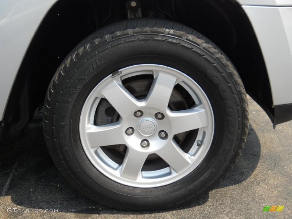 2008 Grand Cherokee Laredo 4x4 - Bright Silver Metallic / Dark Slate Gray/Light Graystone photo #19