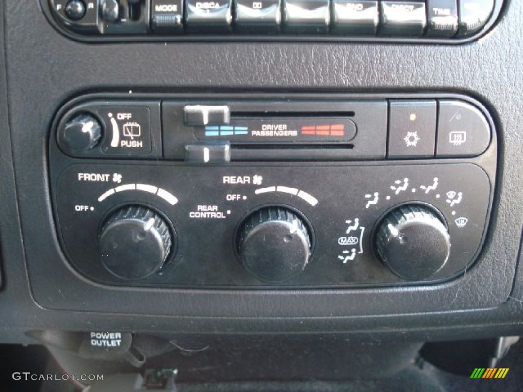 2002 Dodge Durango R/T 4x4 Controls Photo #50355012