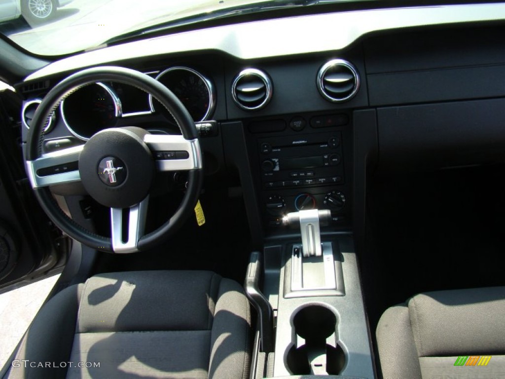 2005 Mustang V6 Premium Coupe - Mineral Grey Metallic / Dark Charcoal photo #13