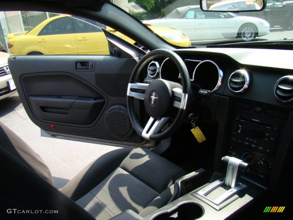 2005 Mustang V6 Premium Coupe - Mineral Grey Metallic / Dark Charcoal photo #14