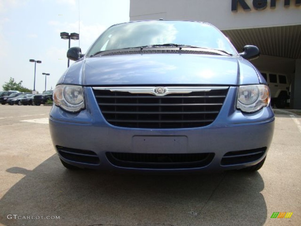 2007 Town & Country Touring - Marine Blue Pearl / Medium Slate Gray photo #8