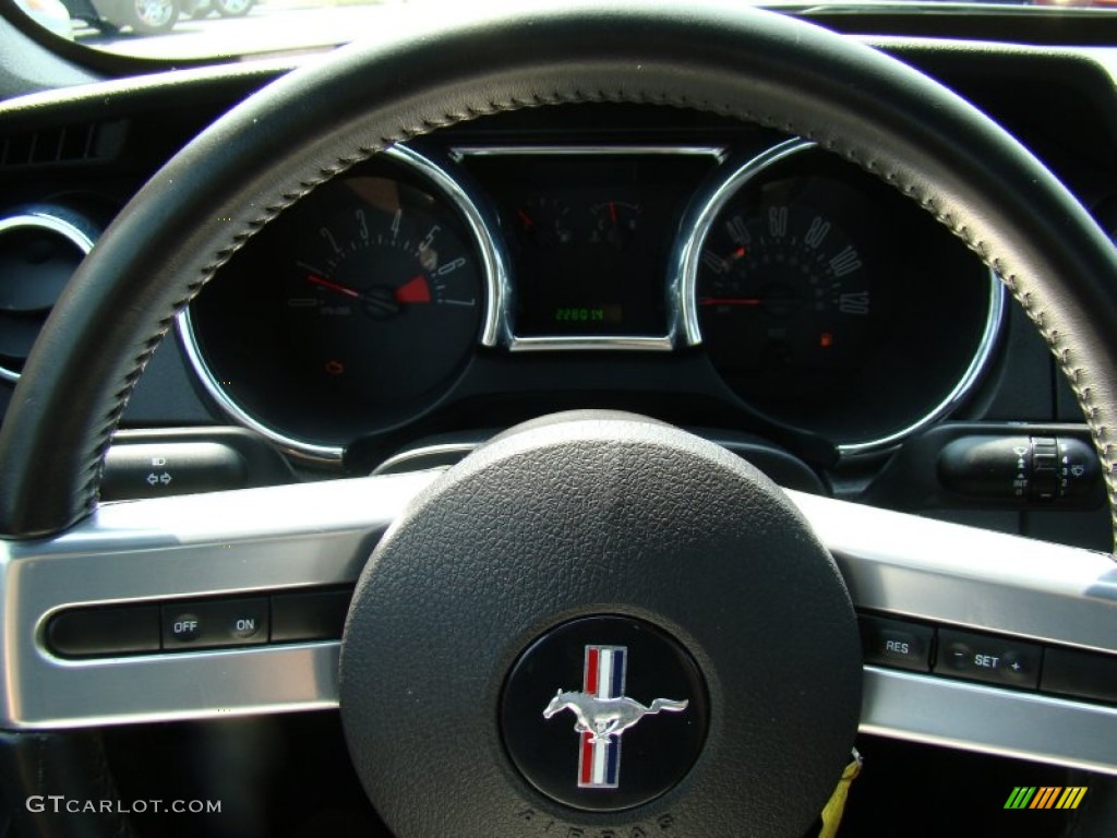 2005 Mustang V6 Premium Coupe - Mineral Grey Metallic / Dark Charcoal photo #20