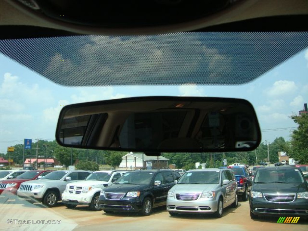 2007 Town & Country Touring - Marine Blue Pearl / Medium Slate Gray photo #24