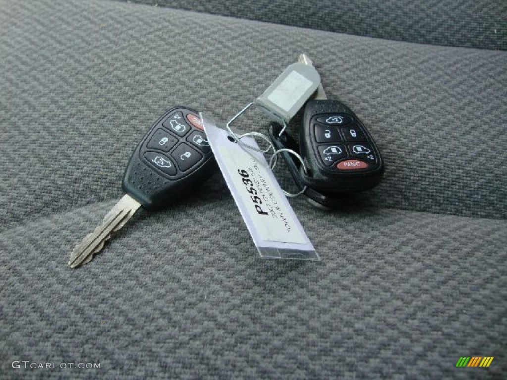 2007 Town & Country Touring - Marine Blue Pearl / Medium Slate Gray photo #38