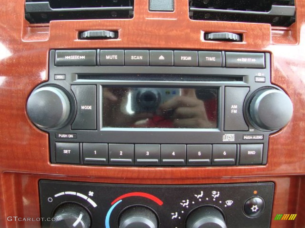 2005 Dodge Dakota SLT Quad Cab 4x4 Controls Photo #50357550