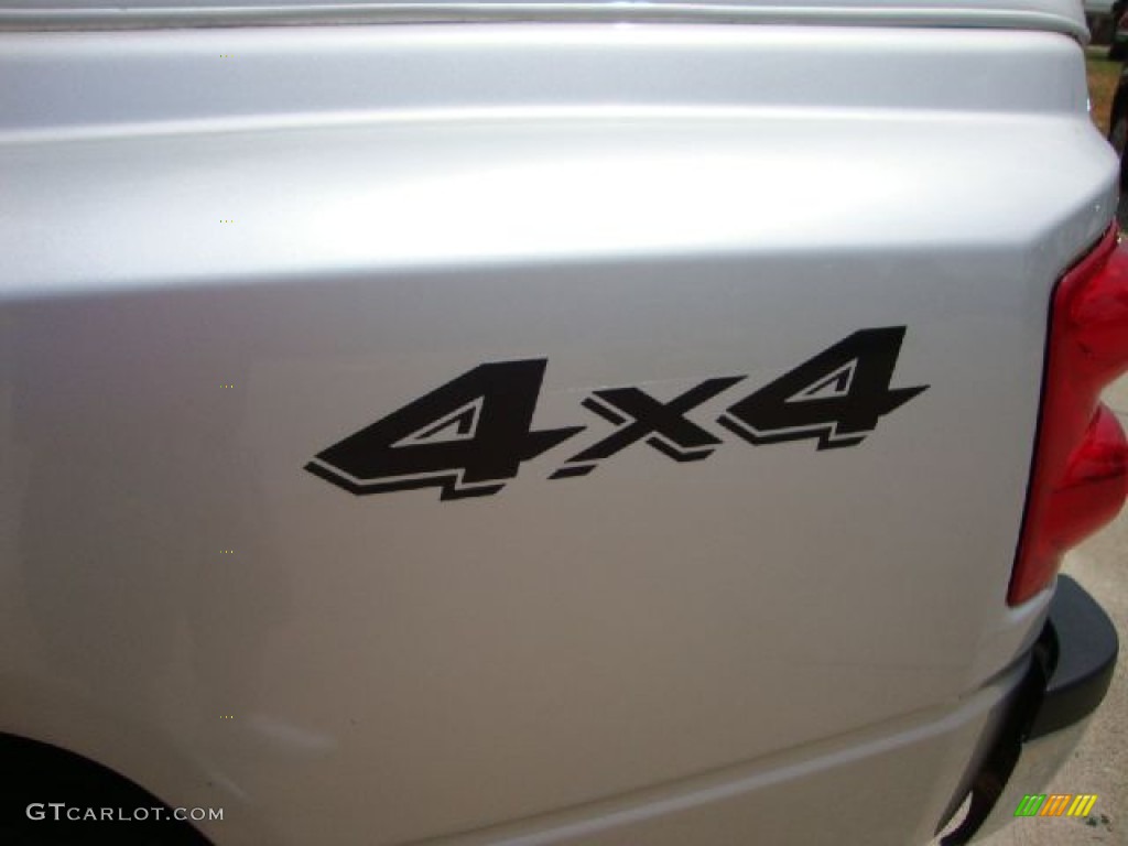 2005 Dakota SLT Quad Cab 4x4 - Bright Silver Metallic / Medium Slate Gray photo #31