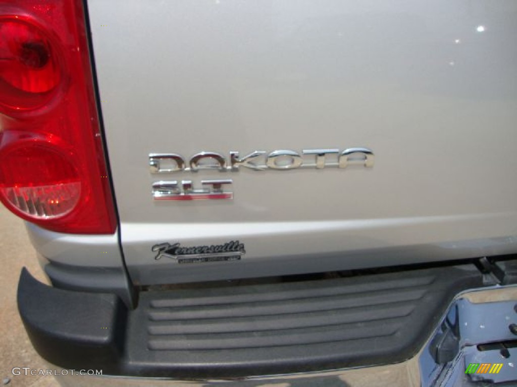 2005 Dakota SLT Quad Cab 4x4 - Bright Silver Metallic / Medium Slate Gray photo #32