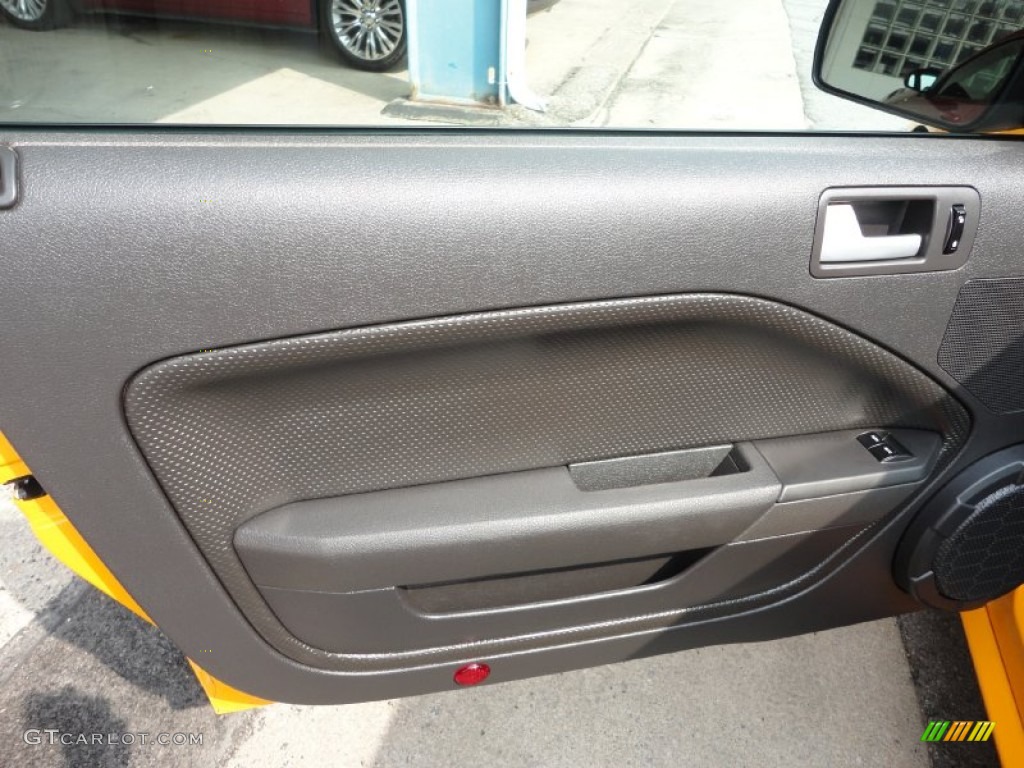 2007 Ford Mustang GT Premium Coupe Dark Charcoal Door Panel Photo #50357901