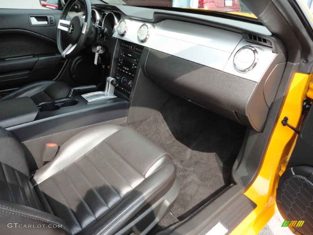 2007 Mustang GT Premium Coupe - Grabber Orange / Dark Charcoal photo #21