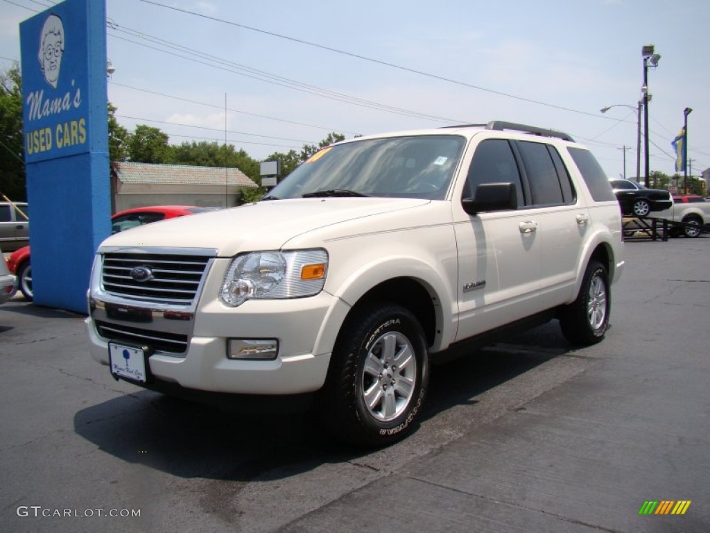 2008 Explorer XLT - White Suede / Black/Stone photo #4