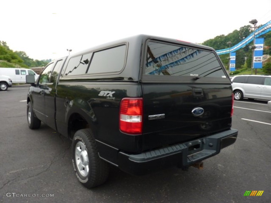 2004 F150 STX SuperCab 4x4 - Black / Black/Medium Flint photo #4