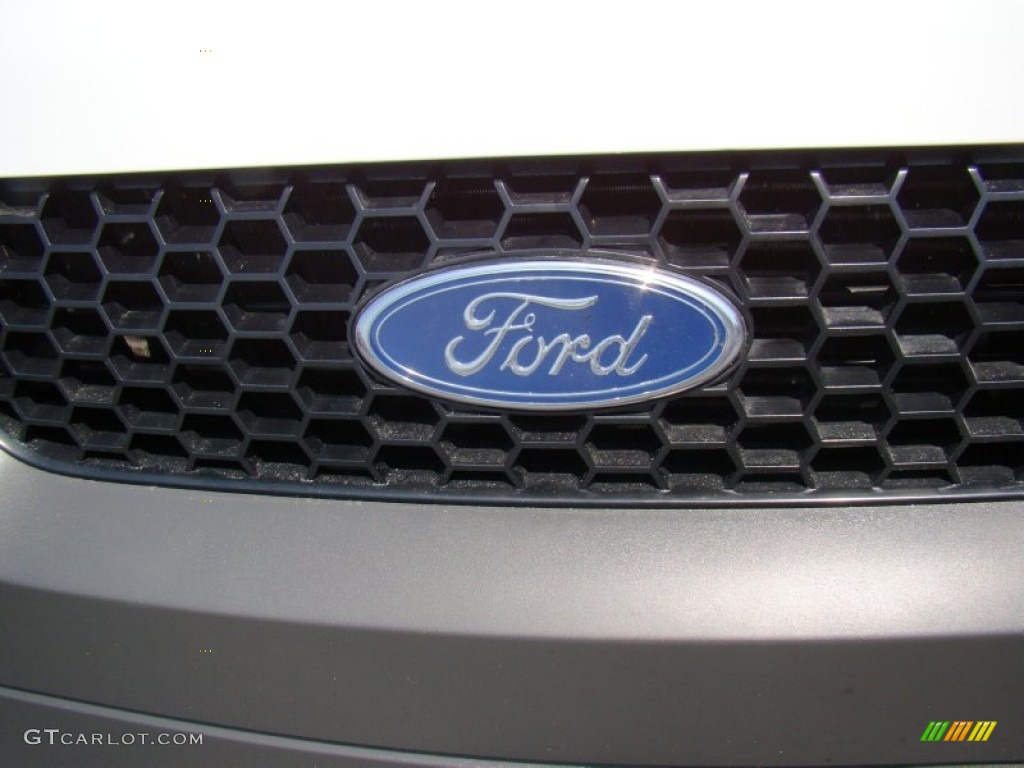 2006 Ford Escape XLT V6 Marks and Logos Photos