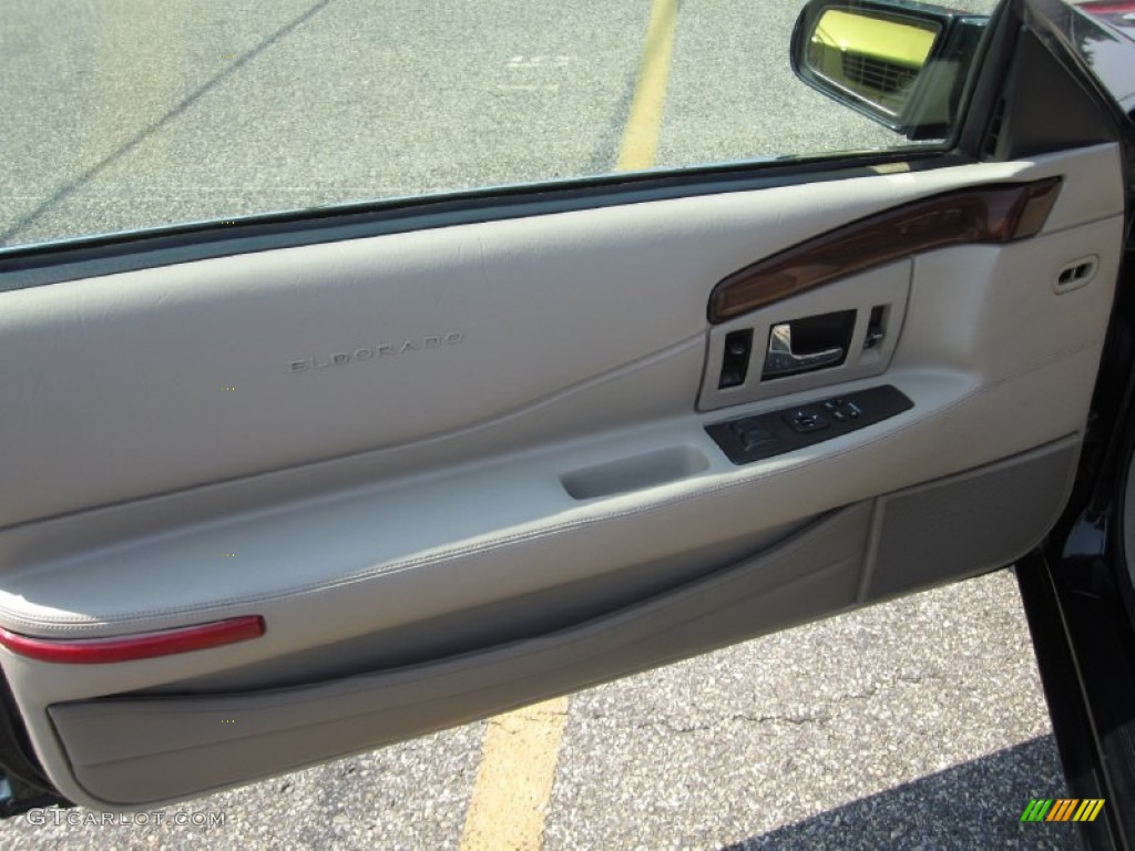 1999 Cadillac Eldorado Touring Coupe Neutral Shale Door Panel Photo #50359761