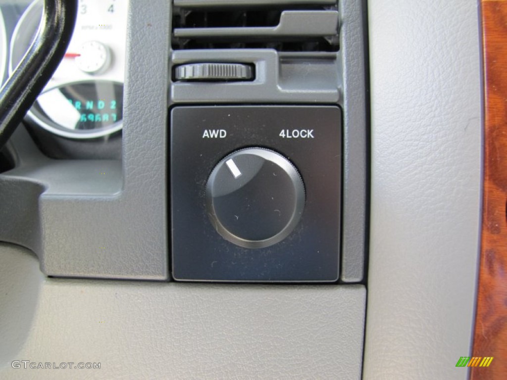 2007 Dodge Durango SLT 4x4 Controls Photo #50360818