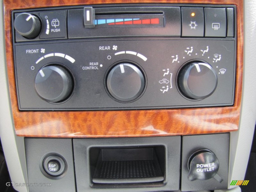 2007 Dodge Durango SLT 4x4 Controls Photo #50360859