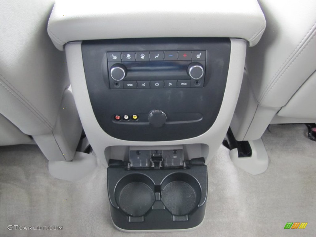 2007 Chevrolet Tahoe LTZ 4x4 Controls Photo #50362032