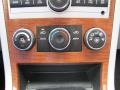 Light Gray Controls Photo for 2009 Chevrolet Equinox #50362502