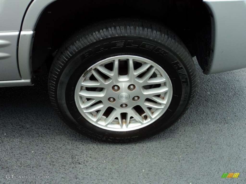 2004 Grand Cherokee Limited - Bright Silver Metallic / Sandstone photo #25