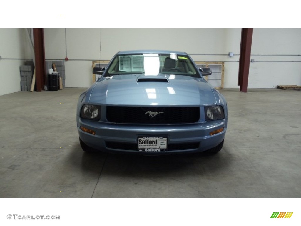 2005 Mustang V6 Deluxe Coupe - Windveil Blue Metallic / Medium Parchment photo #2